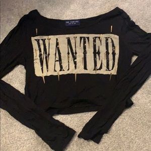 Black Long-sleeve Graphic Crop Top